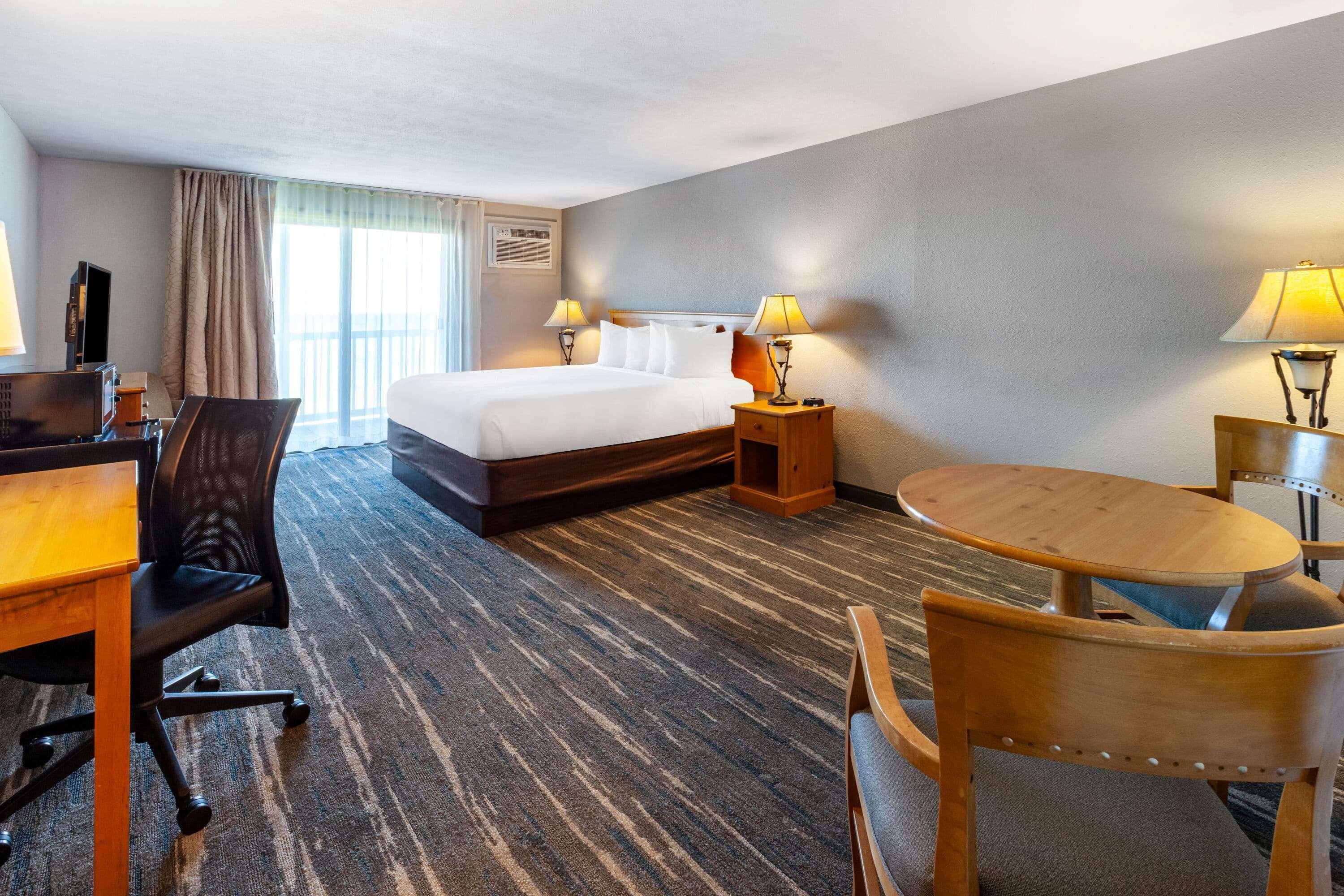 Baymont By Wyndham St. Ignace Lakefront מראה חיצוני תמונה