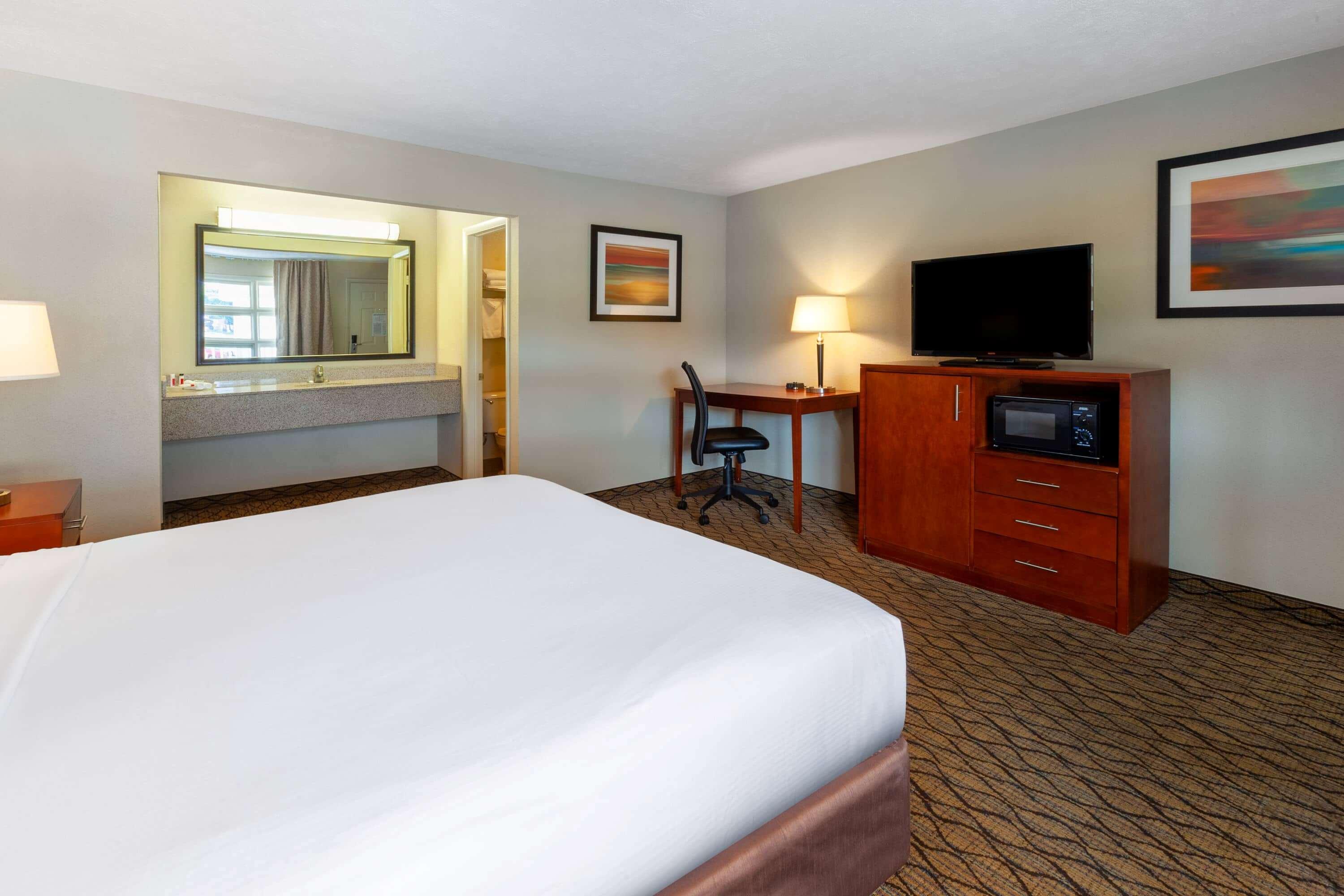 Baymont By Wyndham St. Ignace Lakefront מראה חיצוני תמונה