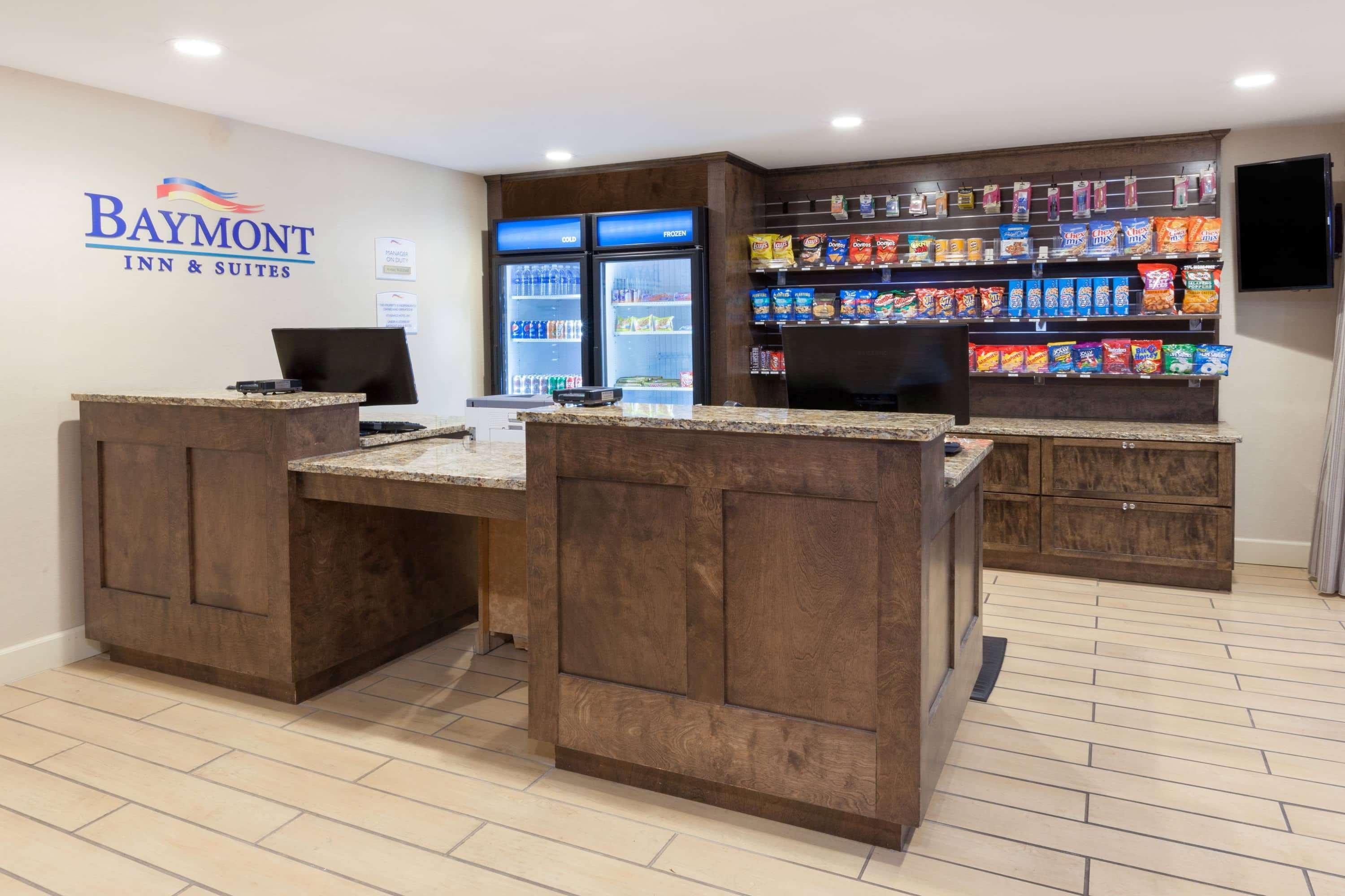 Baymont By Wyndham St. Ignace Lakefront מראה חיצוני תמונה